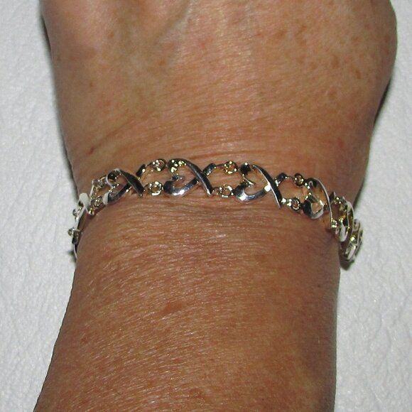 Silver Stylized Heart Link Bracelet - NEW - Picture 5 of 8